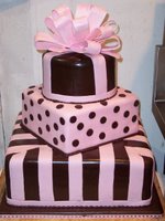 ピンクのウェディングケーキ