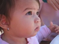 赤ちゃんの顔